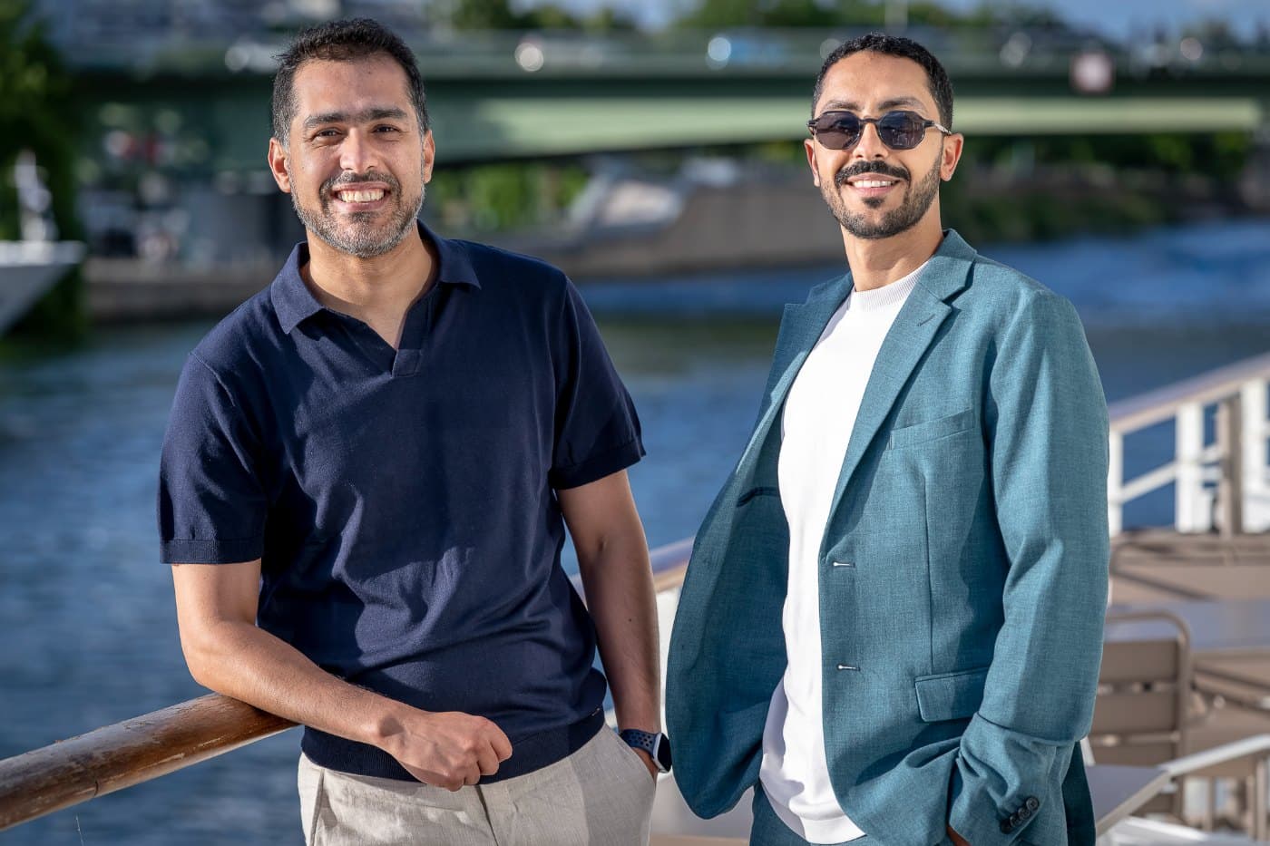 Les dirigeants d'EnergyCo au bord de la Seine à Paris
